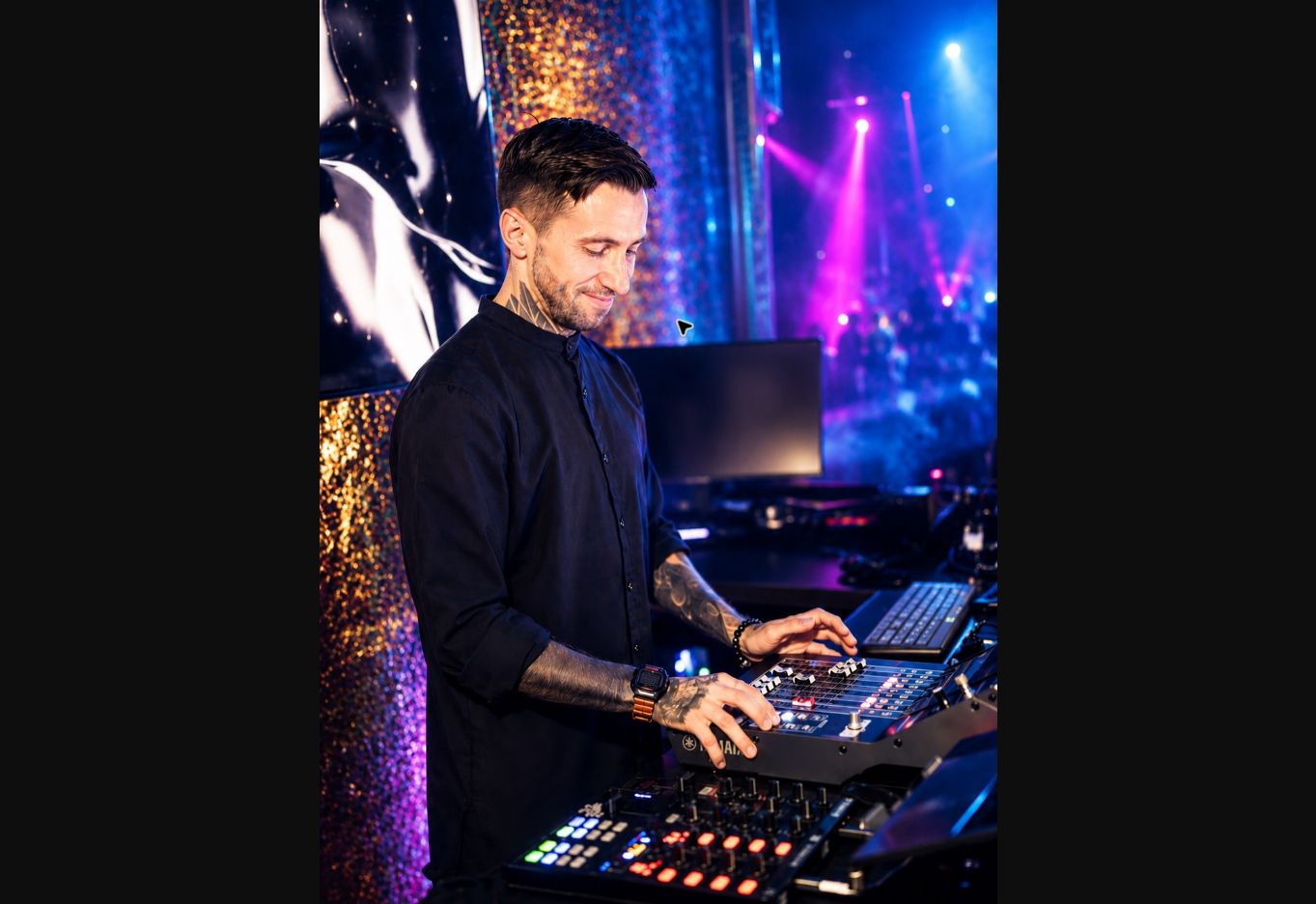 The Voice Karaoke & Lounge · 2